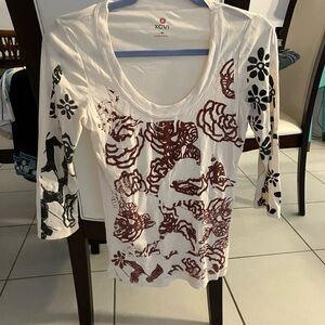 XCVI Women's White and Burgundy Patterned Long Sleeve Top